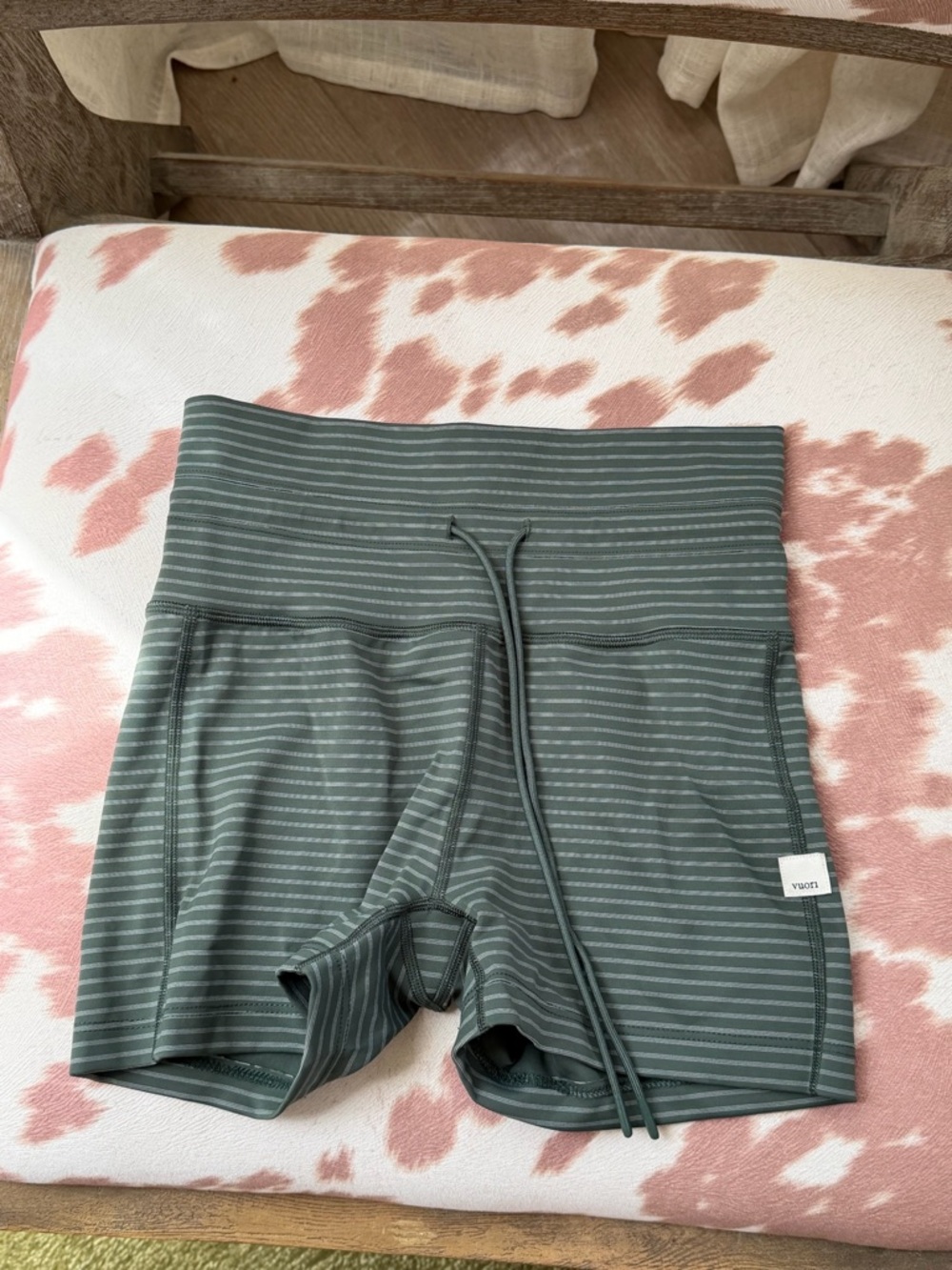 WORN A COUPLE OF TIMES Vuori Women's Olive Green Striped Athletic Shorts